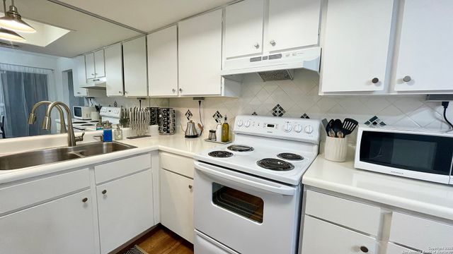 8112 Scottshill, San Antonio, TX 78209