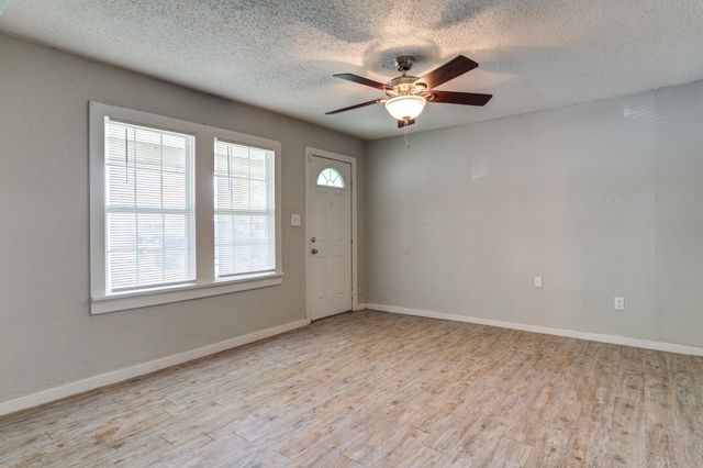 2106 26th Street, Lubbock, TX 79411