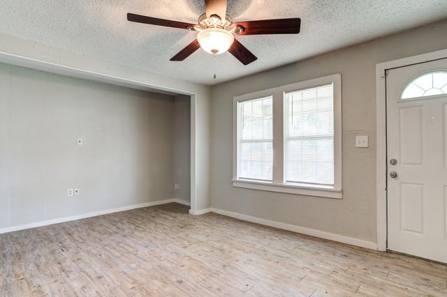 2106 26th Street, Lubbock, TX 79411