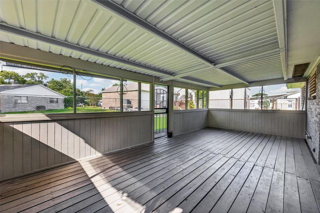 7502 Nightingale Circle, Texas City, TX 77591