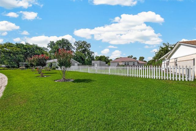 7502 Nightingale Circle, Texas City, TX 77591