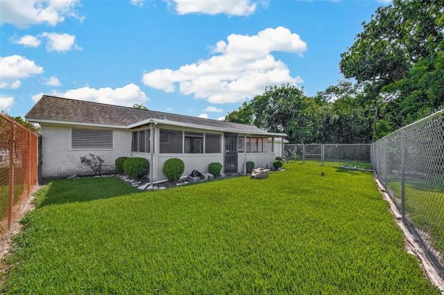 7502 Nightingale Circle, Texas City, TX 77591