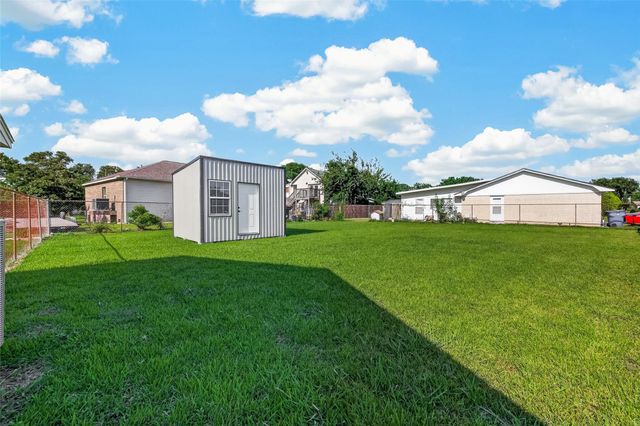 7502 Nightingale Circle, Texas City, TX 77591
