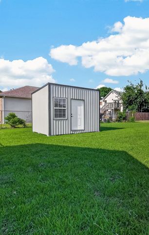 7502 Nightingale Circle, Texas City, TX 77591