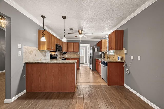 7502 Nightingale Circle, Texas City, TX 77591