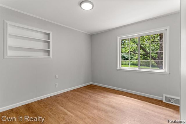 31529 Alpena Court, Westland, MI 48186