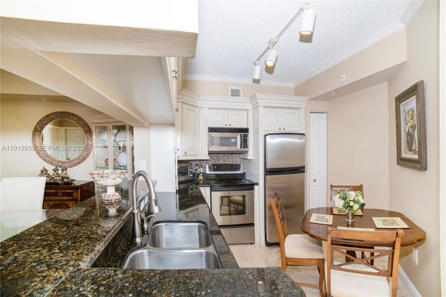 17100 N Bay Road 1107, Sunny Isles Beach, FL 33160
