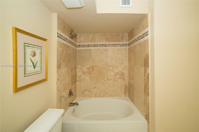 17100 N Bay Road 1107, Sunny Isles Beach, FL 33160