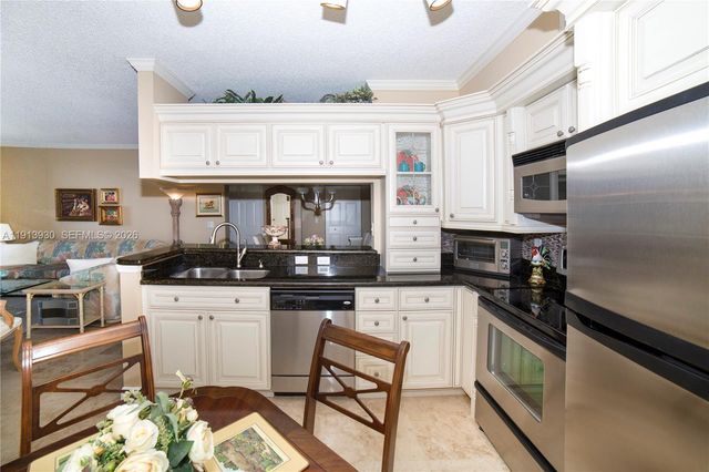 17100 N Bay Road 1107, Sunny Isles Beach, FL 33160