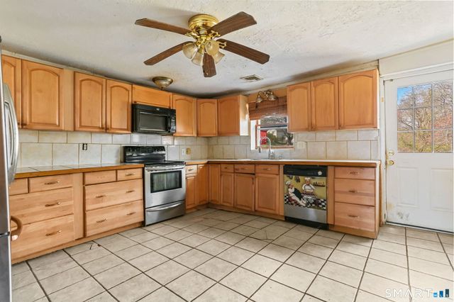 39 Soundview Avenue, Milford, CT 06460