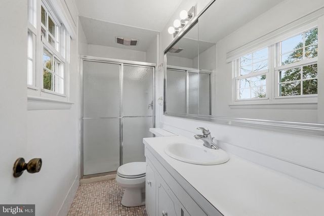 2 WINDING WAY, Berlin, NJ 08009