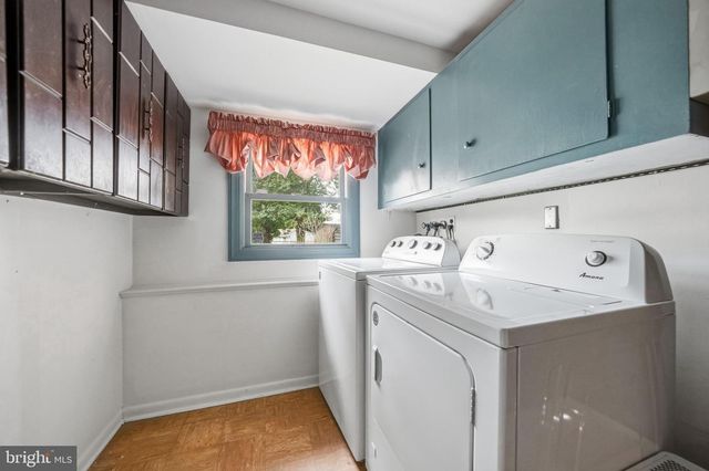 2 WINDING WAY, Berlin, NJ 08009