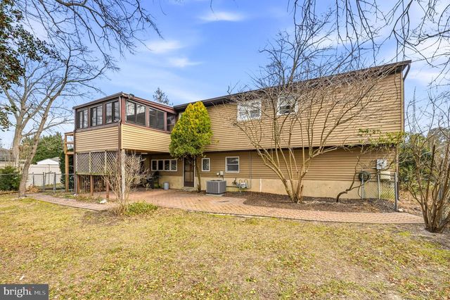 2 WINDING WAY, Berlin, NJ 08009