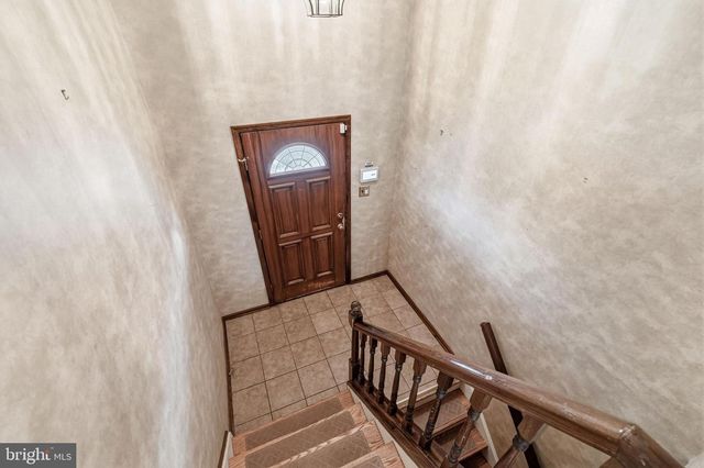 2 WINDING WAY, Berlin, NJ 08009