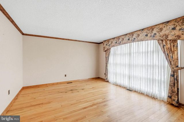 2 WINDING WAY, Berlin, NJ 08009