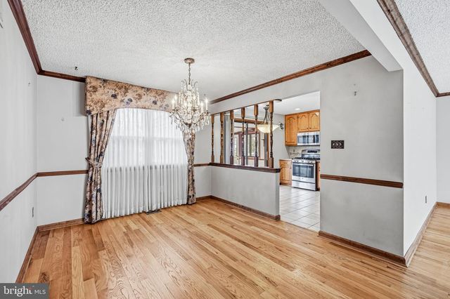 2 WINDING WAY, Berlin, NJ 08009