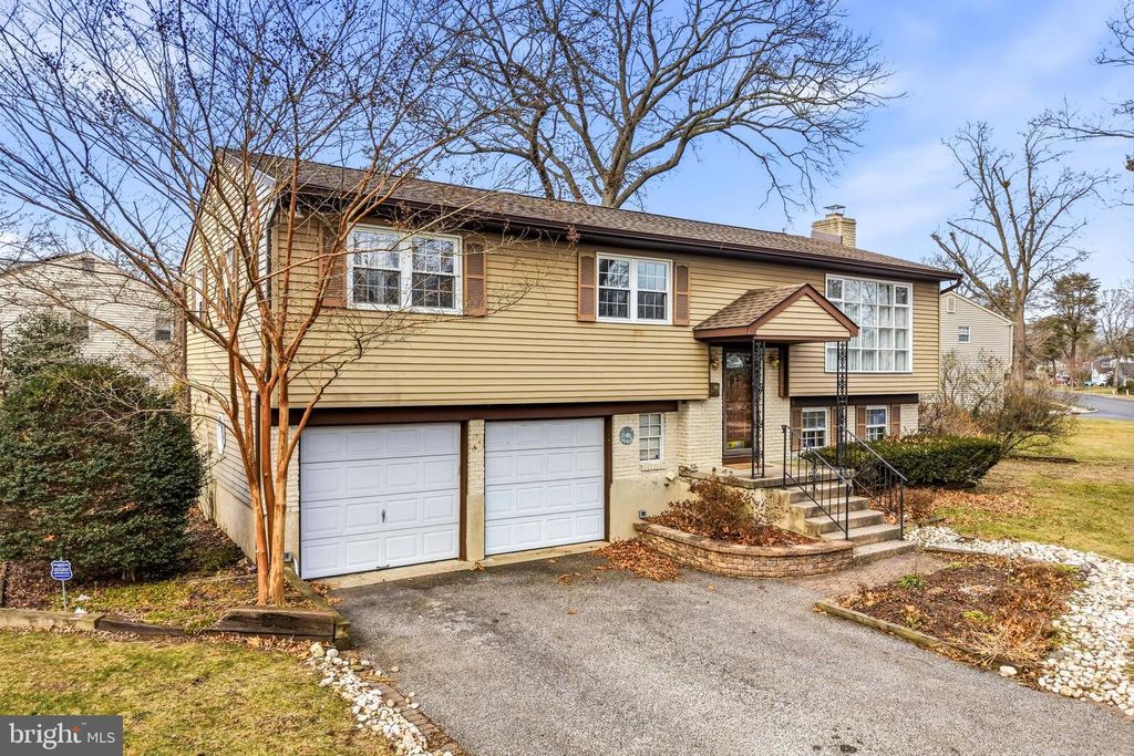 2 WINDING WAY, Berlin, NJ 08009