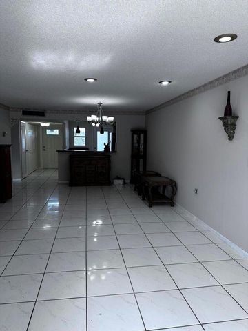 6200 S Falls Cir Drive 310, Lauderhill, FL 33319
