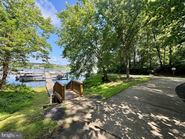 6715 WATER VIEW LN, Mineral, VA 23117