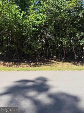 6715 WATER VIEW LN, Mineral, VA 23117