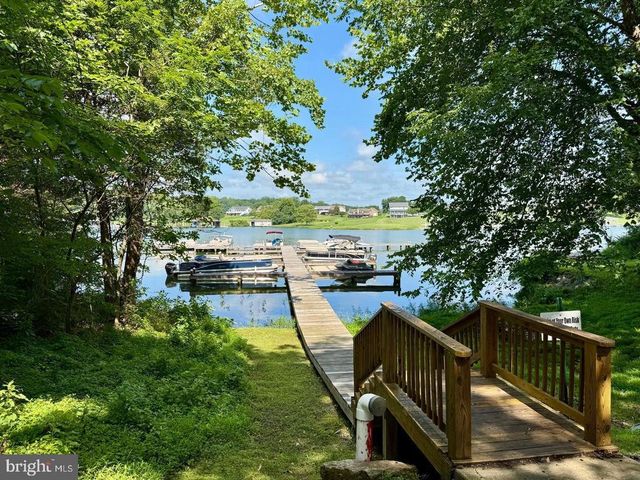 6715 WATER VIEW LN, Mineral, VA 23117