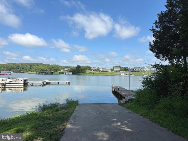 6715 WATER VIEW LN, Mineral, VA 23117