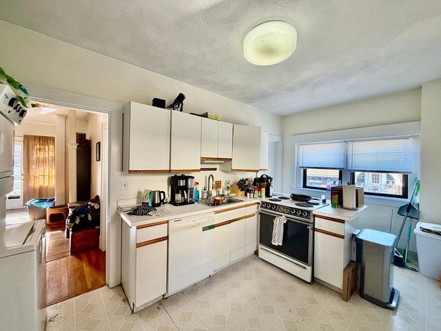 1468 Commonwealth Ave 1468, Boston, MA 02135