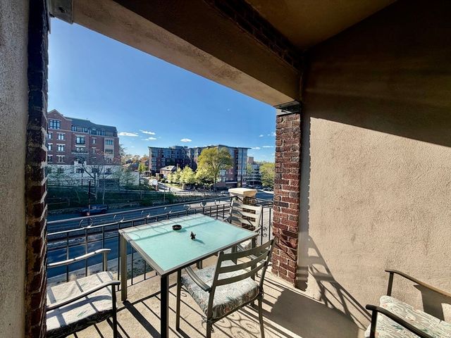 1468 Commonwealth Ave 1468, Boston, MA 02135