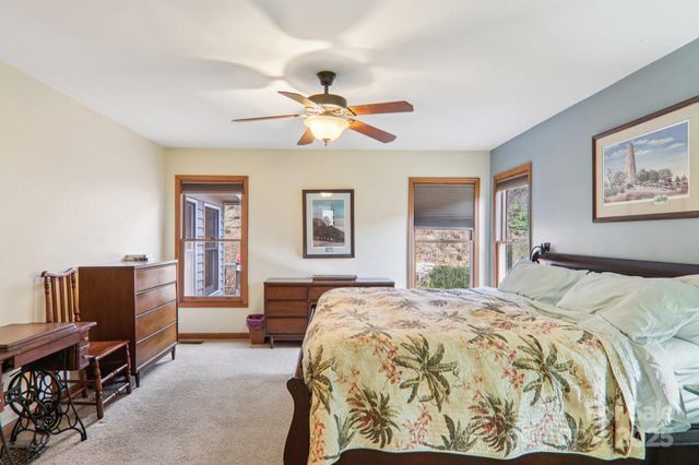 5 Hedgerose Court A, Asheville, NC 28805