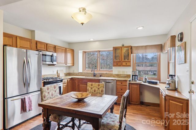 5 Hedgerose Court A, Asheville, NC 28805