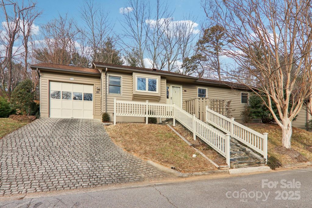 5 Hedgerose Court A, Asheville, NC 28805