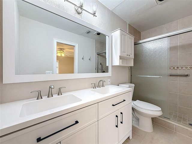 6747 CAPE HATTERAS WAY NE 4, St Petersburg, FL 33702