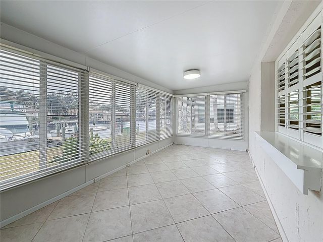 6747 CAPE HATTERAS WAY NE 4, St Petersburg, FL 33702