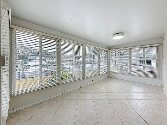 6747 CAPE HATTERAS WAY NE 4, St Petersburg, FL 33702