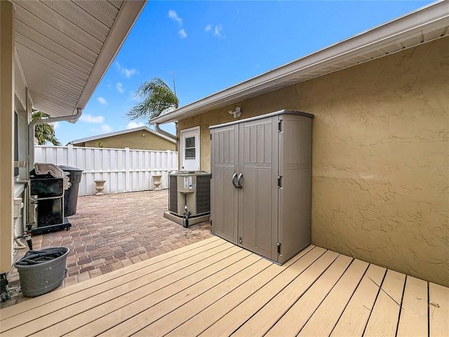 6747 CAPE HATTERAS WAY NE 4, St Petersburg, FL 33702