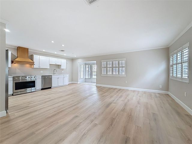 6747 CAPE HATTERAS WAY NE 4, St Petersburg, FL 33702