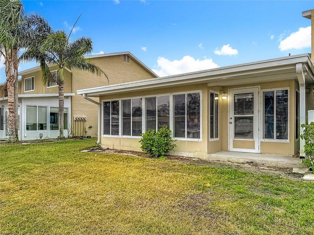 6747 CAPE HATTERAS WAY NE 4, St Petersburg, FL 33702