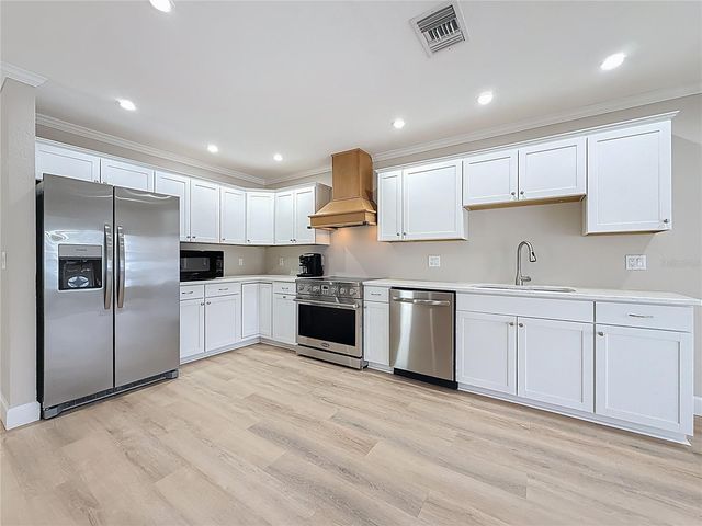 6747 CAPE HATTERAS WAY NE 4, St Petersburg, FL 33702