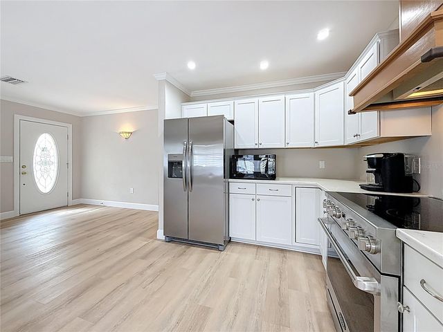 6747 CAPE HATTERAS WAY NE 4, St Petersburg, FL 33702