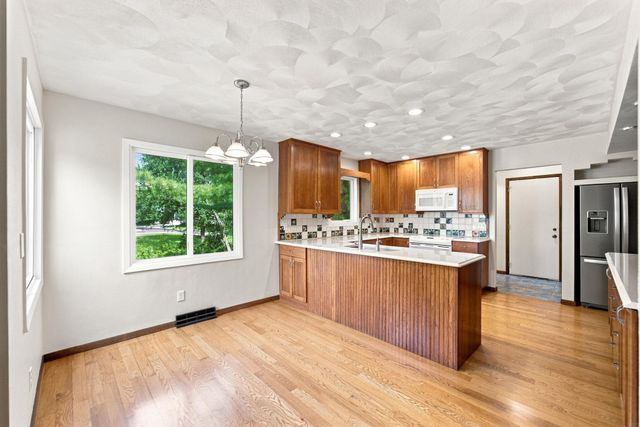 910 Juanita Avenue, Cedar Falls, IA 50613