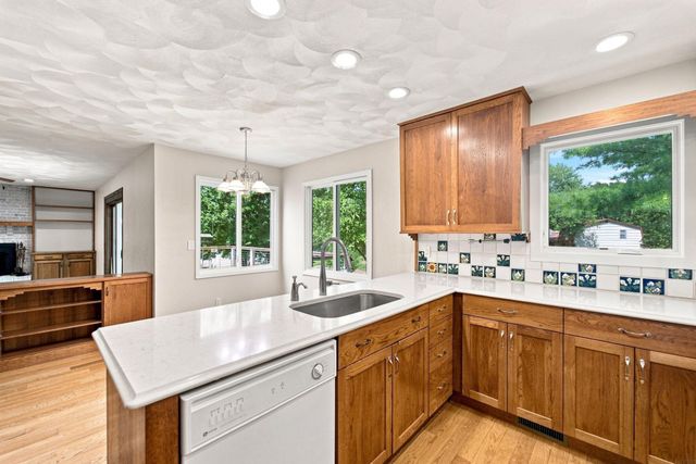 910 Juanita Avenue, Cedar Falls, IA 50613