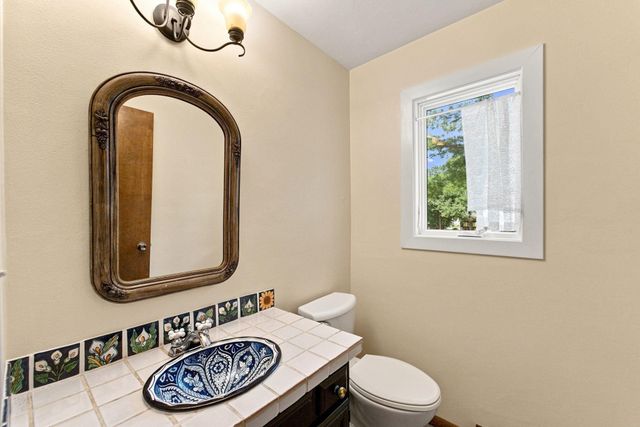 910 Juanita Avenue, Cedar Falls, IA 50613