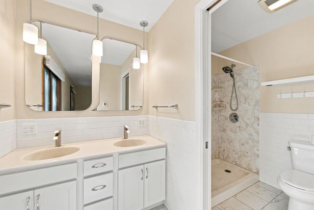 910 Juanita Avenue, Cedar Falls, IA 50613