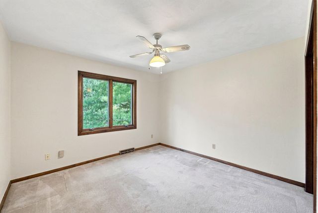 910 Juanita Avenue, Cedar Falls, IA 50613
