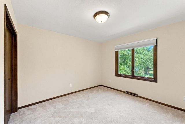 910 Juanita Avenue, Cedar Falls, IA 50613