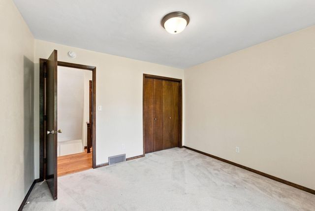 910 Juanita Avenue, Cedar Falls, IA 50613