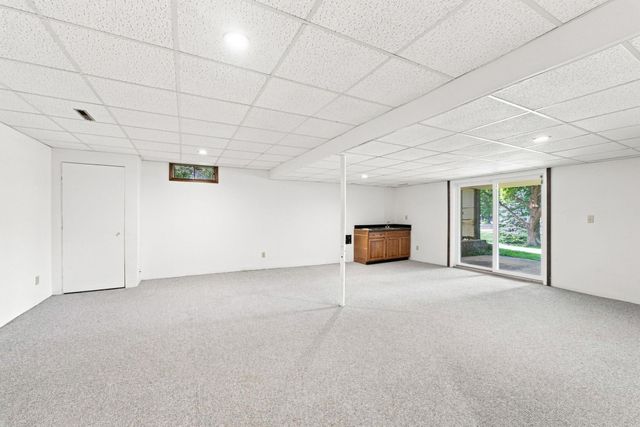 910 Juanita Avenue, Cedar Falls, IA 50613