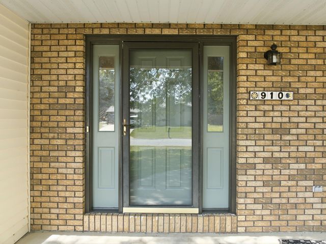 910 Juanita Avenue, Cedar Falls, IA 50613