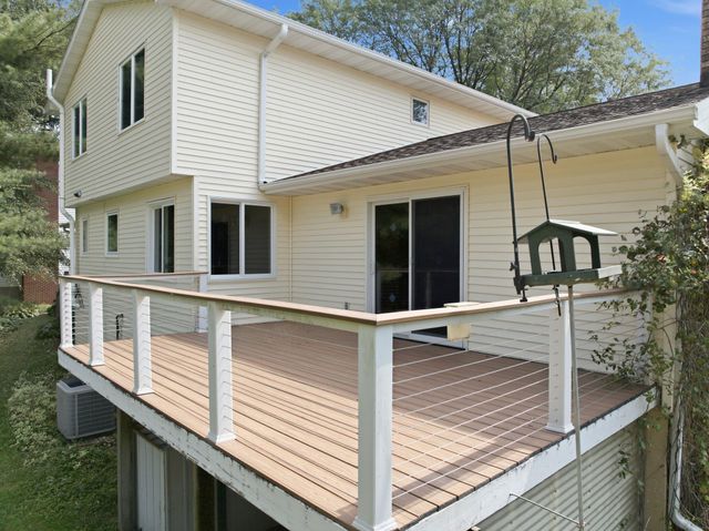 910 Juanita Avenue, Cedar Falls, IA 50613