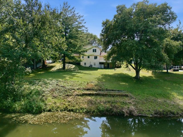 910 Juanita Avenue, Cedar Falls, IA 50613